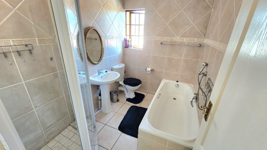 4 Bedroom Property for Sale in Cashan North West
